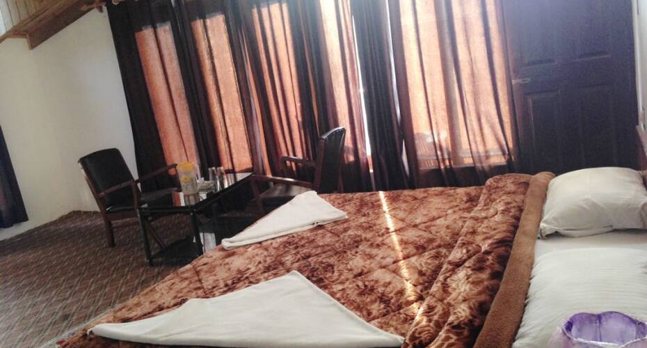 Hotel Castle Rock, Pahalgam 3